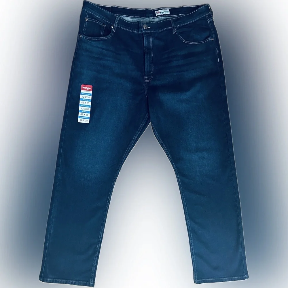 NWT Wrangler SZ42X30 men’s straight leg blue 5 pocket jeans/waist 42”/length 30”